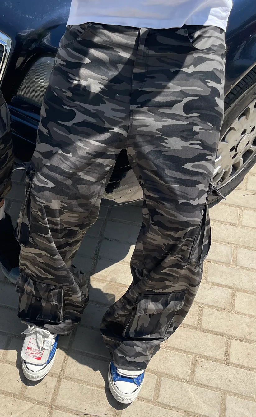 CARGO PANTS / CAMO