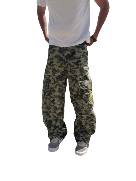CARGO PANTS / DIGI CAMO