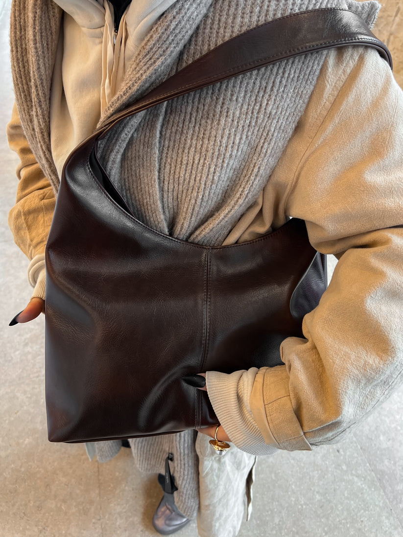 HOBO BAG GLOSSY