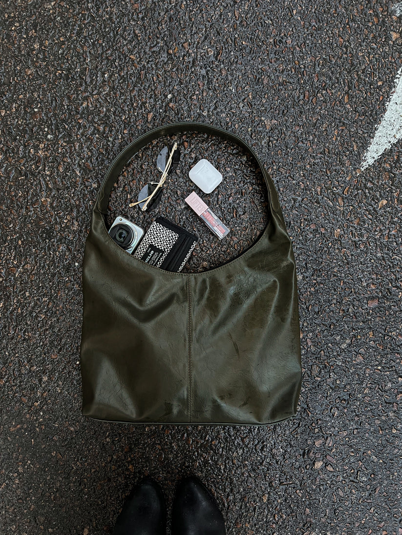 HOBO BAG GLOSSY