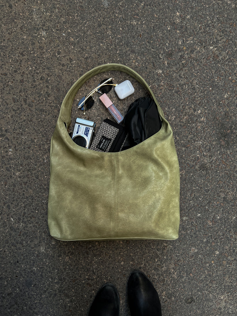 HOBO BAG GLOSSY