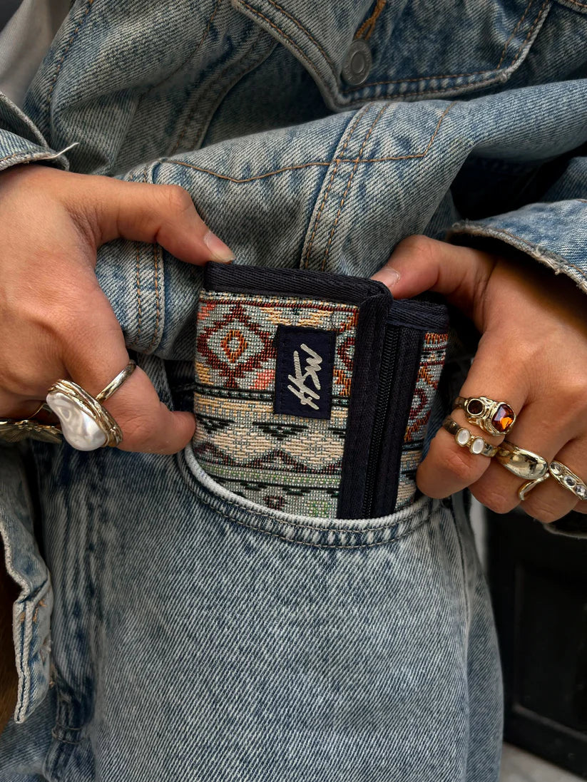 RIVER BLUE WALLET