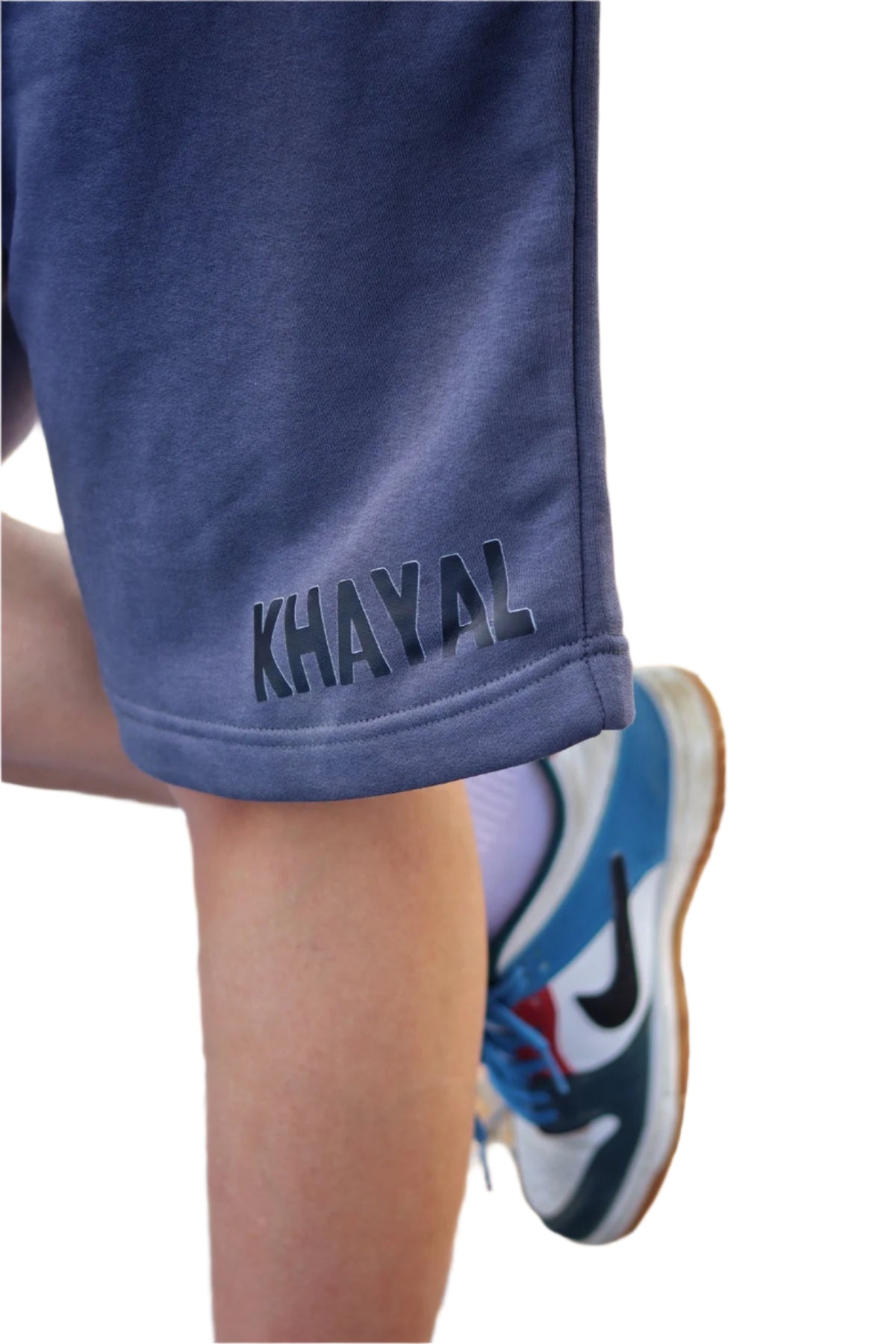 gray shorts